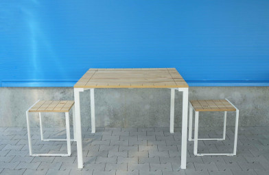 Štvorcový stôl s drážkovaním BISTROT VP - Thermo-jaseň